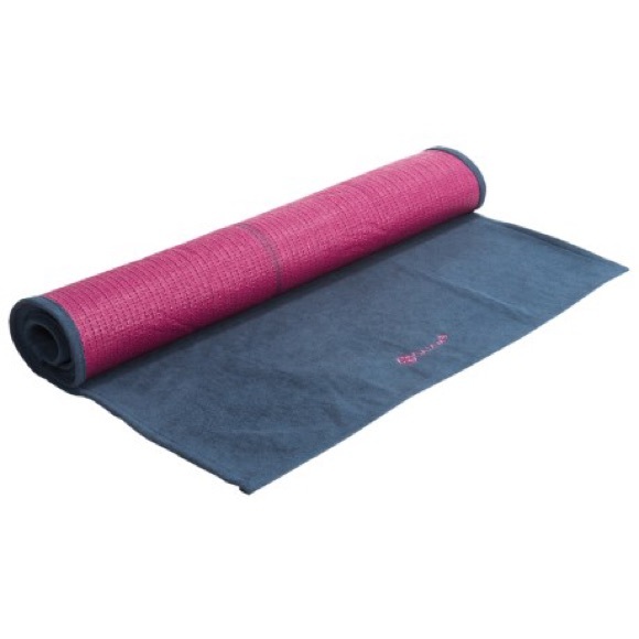 grippy yoga mat towel